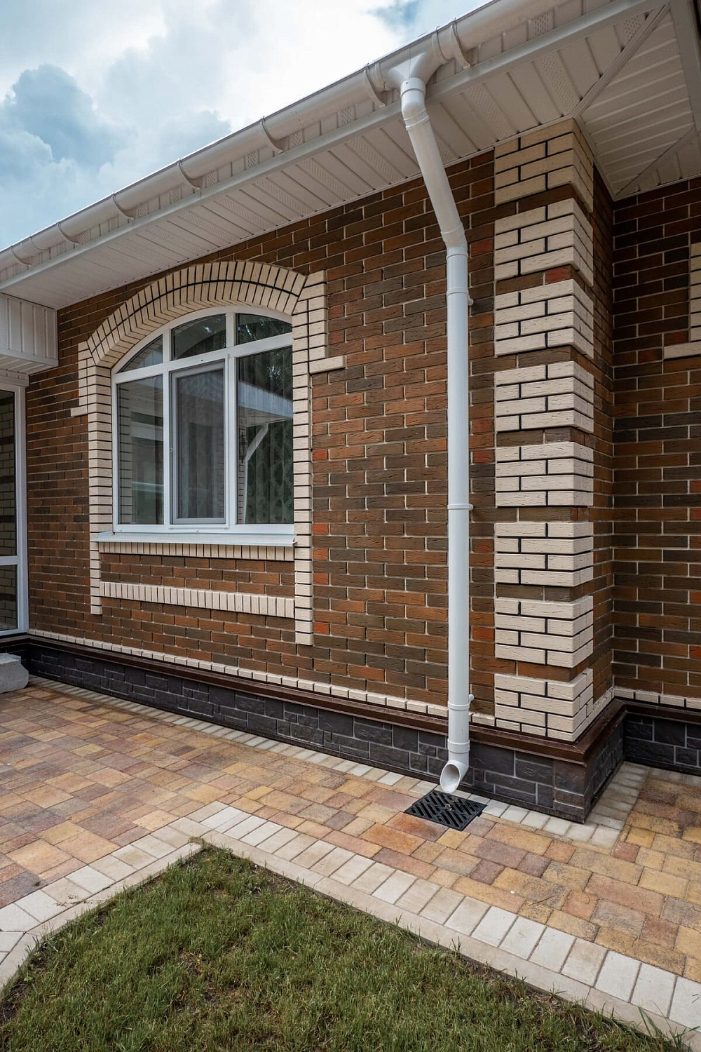 Брусчатка Старый город Осень в частном доме Брусчатка Старый город Осень в частном доме