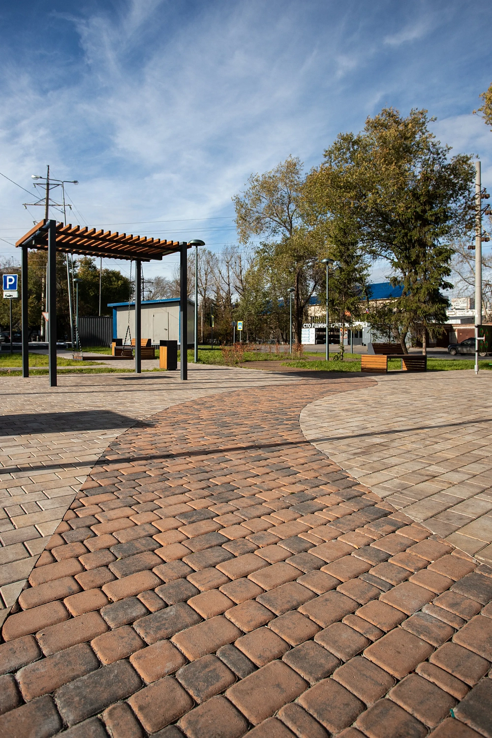 Форма Классико, в цвете Мустанг в сквере Радужном в Тюмени